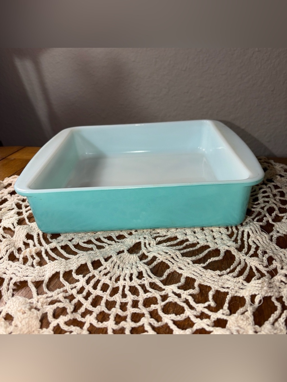 Vintage Pyrex 8 Inch Turquoise Casserole #222 1.5 Quart